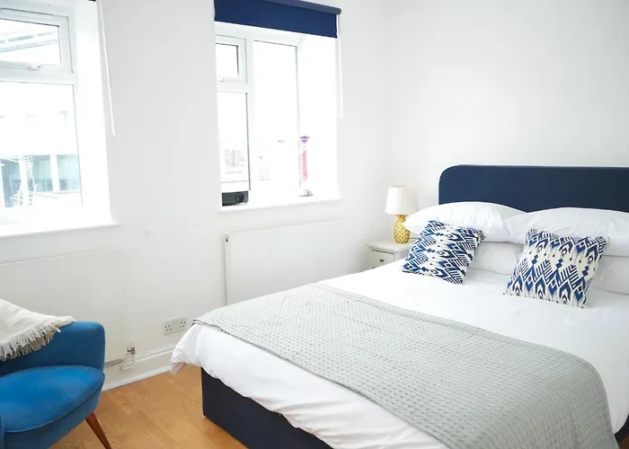 Fun Energetic Oasis In Islington - Sleeps6